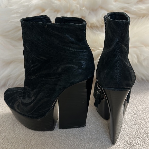 Alice + Olivia Suede Boots - Picture 6 of 8